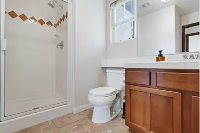 18120 Jaguar Ct, Tarzana, CA 91335 - Photo 9