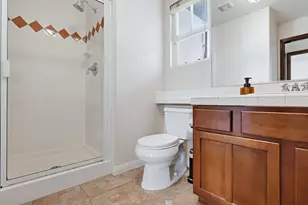 18120 Jaguar Ct, Tarzana, CA 91335 - Photo 9