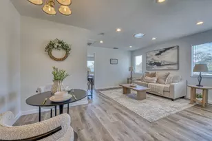1889 Cherokee Dr 4, Salinas, CA 93906 - Photo 11