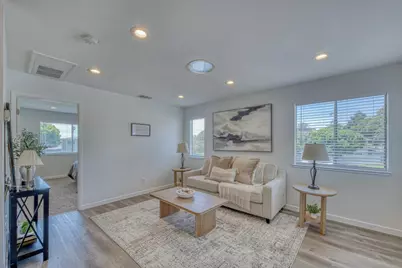 1889 Cherokee Dr 4, Salinas, CA 93906 - Photo 7
