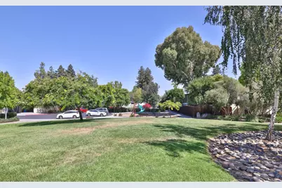 1076 Pomeroy Ave, Santa Clara, CA 95051 - Photo 17