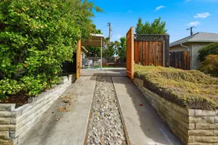 10530 N Portal Ave, Cupertino, CA 95014 - Photo 23