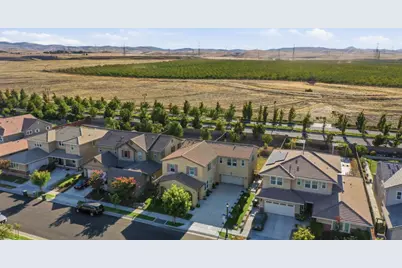 1307 S Hart Dr, Mountain House, CA 95391 - Photo 3