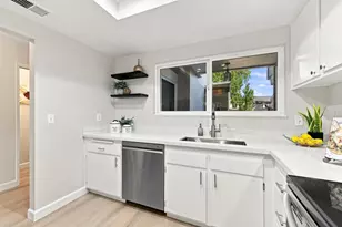 1349 Merrivale West Square, San Jose, CA 95117 - Photo 11