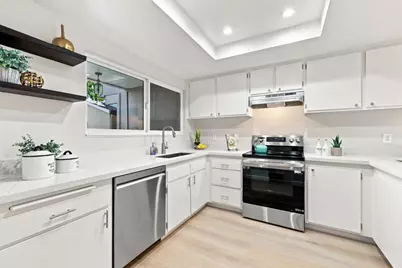 1349 Merrivale West Sq, San Jose, CA 95117 - Photo 9