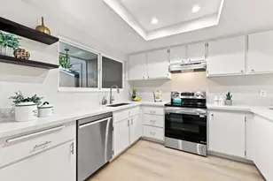 1349 Merrivale West Square, San Jose, CA 95117 - Photo 9