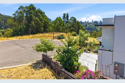 21 Jewel Ct, Oakland, CA 94611 - Photo 9