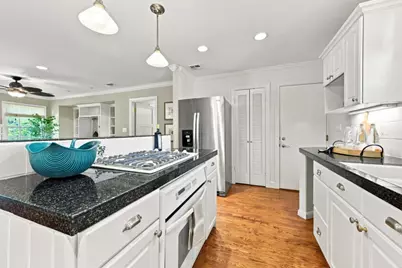 2 Bradley Ct, Redwood City, CA 94061 - Photo 17