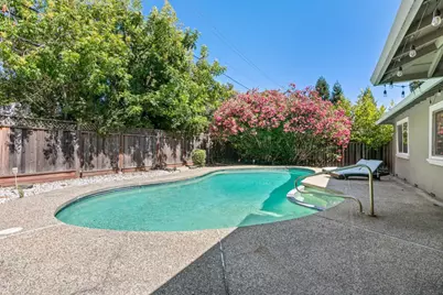 20005 Scotland Dr, Saratoga, CA 95070 - Photo 33