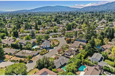 20005 Scotland Dr, Saratoga, CA 95070 - Photo 39