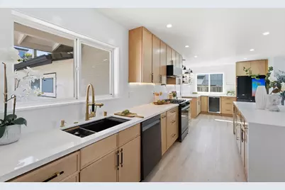 141 Rishell Dr, Oakland, CA 94619 - Photo 9