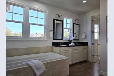 39 Live Oak Dr, San Mateo, CA 94403 - Photo 7