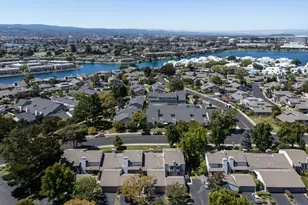 858 Erickson Ln, Foster City, CA 94404 - Photo 35