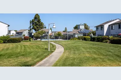 858 Erickson Ln, Foster City, CA 94404 - Photo 29