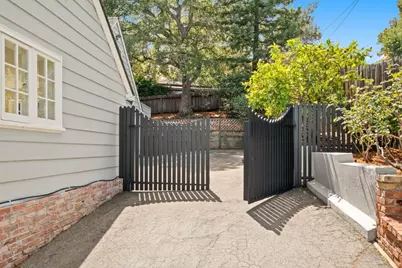 2835 Hillside Dr, Burlingame, CA 94010 - Photo 69