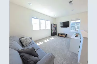 1601 Castlewood Pl, Gilroy, CA 95020 - Photo 15