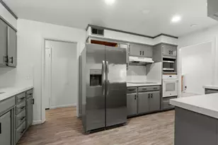 190 W McKenzie Ave, Stockton, CA 95204 - Photo 9