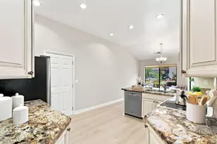 7646 Falkirk Dr, San Jose, CA 95135 - Photo 11