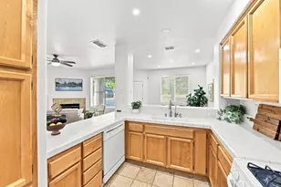 9113 Haussman St, Elk Grove, CA 95758 - Photo 11