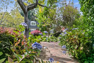 2801 Easton Dr, Hillsborough, CA 94010 - Photo 55