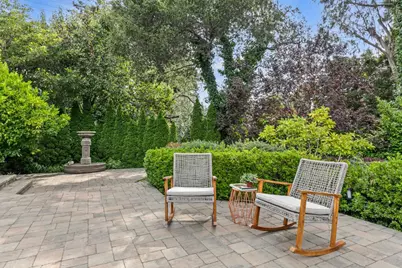 2801 Easton Dr, Hillsborough, CA 94010 - Photo 45