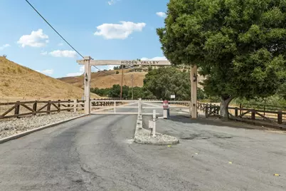 275 Nicholson Dr, Hollister, CA 95023 - Photo 75