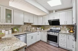 952 Dennis Dr, Palo Alto, CA 94303 - Photo 13