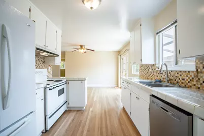 136 Del Mar Dr, Salinas, CA 93901 - Photo 11