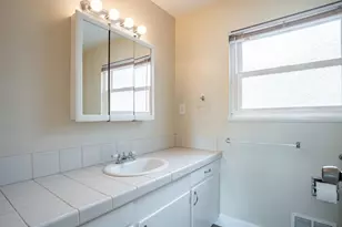 136 Del Mar Dr, Salinas, CA 93901 - Photo 27