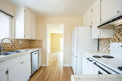 136 Del Mar Dr, Salinas, CA 93901 - Photo 15
