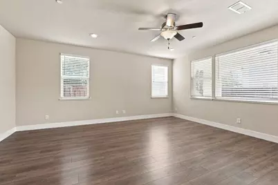 10068 Carinata Dr, Elk Grove, CA 95757 - Photo 5