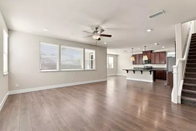 10068 Carinata Dr, Elk Grove, CA 95757 - Photo 7