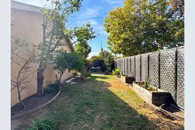 155 E Hedding St, San Jose, CA 95112 - Photo 15