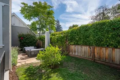 302 Channing Ave, Palo Alto, CA 94301 - Photo 25