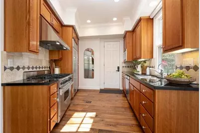 302 Channing Ave, Palo Alto, CA 94301 - Photo 11