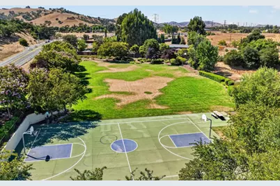 19185 Saffron Dr, Morgan Hill, CA 95037 - Photo 67