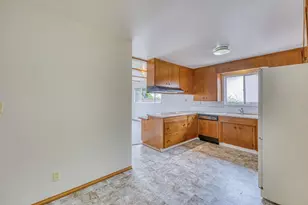 1626 Cambrian Dr, Salinas, CA 93906 - Photo 17