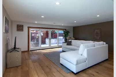3885 Maui Dr, San Jose, CA 95111 - Photo 13