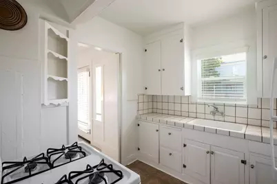 196 N 17th St, San Jose, CA 95112 - Photo 9