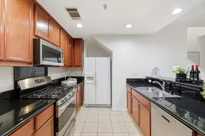 2173 Beech Cir, San Jose, CA 95131 - Photo 9