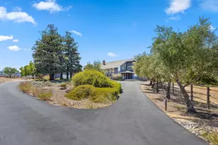 10115 Parrish View Dr, Gilroy, CA 95020 - Photo 3