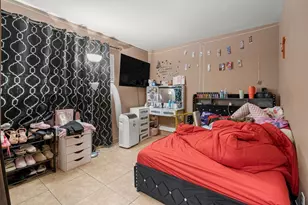 2439 Clyda Dr, San Jose, CA 95116 - Photo 9