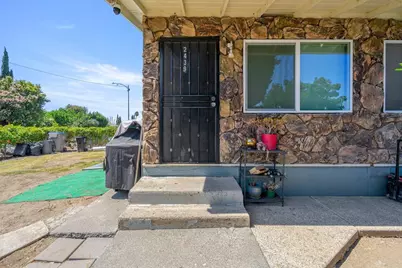 2439 Clyda Dr, San Jose, CA 95116 - Photo 3