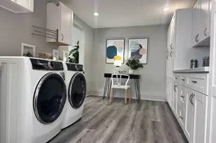 1005 Hall St, San Carlos, CA 94070 - Photo 5
