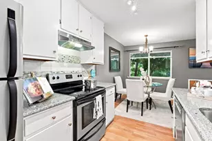 24 Emery Bay Dr, Emeryville, CA 94608 - Photo 11