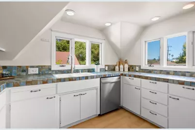 230 Alhambra Ave, Santa Cruz, CA 95062 - Photo 13