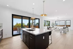 875 Vista Dr, Redwood City, CA 94062 - Photo 17