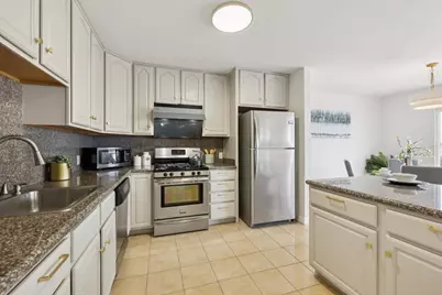 738 Le Conte Ave 2, San Francisco, CA 94124 - Photo 9