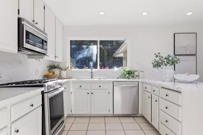 1548 Kingswood Dr, Hillsborough, CA 94010 - Photo 41