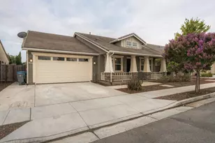 1225 Steinbeck Dr, Hollister, CA 95023 - Photo 3